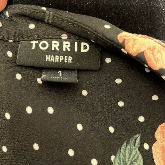 Torrid Harper size 1 sleeveless semi-sheer button-up floral blouse - Picture 10 of 11